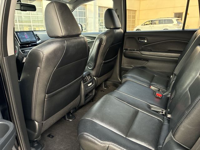 Thumbnail: 2017 Honda Pilot - 29