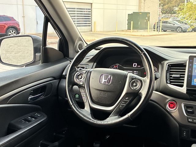 Thumbnail: 2017 Honda Pilot - 14