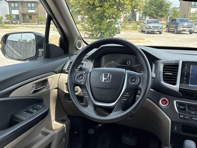 Thumbnail: 2017 Honda Pilot - 14