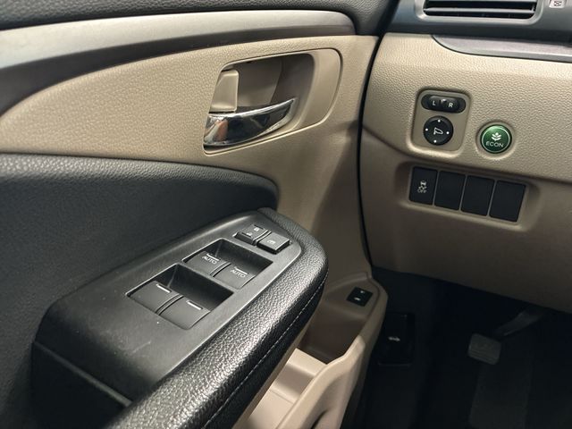 Thumbnail: 2017 Honda Pilot - 41