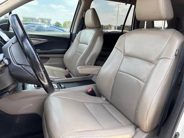 Thumbnail: 2019 Honda Pilot - 9