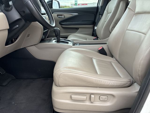 Thumbnail: 2019 Honda Pilot - 11
