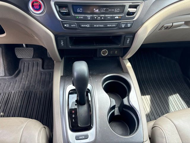 Thumbnail: 2017 Honda Pilot - 23