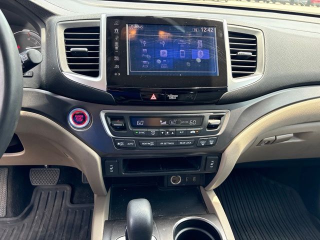 Thumbnail: 2017 Honda Pilot - 10