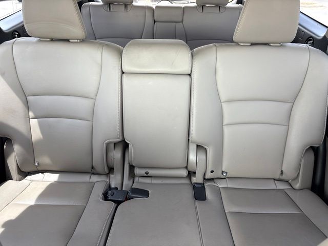 Thumbnail: 2017 Honda Pilot - 9