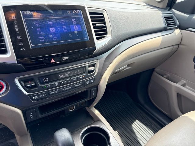 Thumbnail: 2017 Honda Pilot - 24