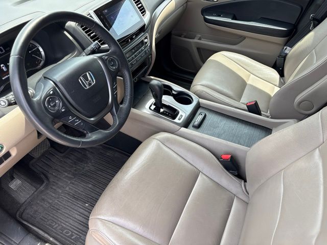 Thumbnail: 2017 Honda Pilot - 7