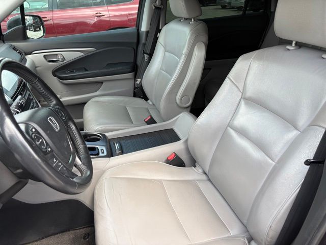 Thumbnail: 2016 Honda Pilot - 9