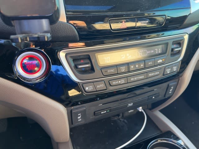 Thumbnail: 2016 Honda Pilot - 17