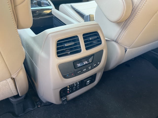 Thumbnail: 2016 Honda Pilot - 14