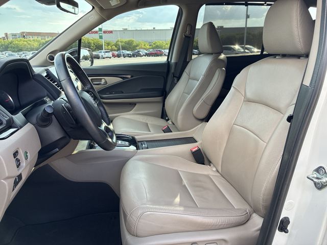 Thumbnail: 2019 Honda Pilot - 10