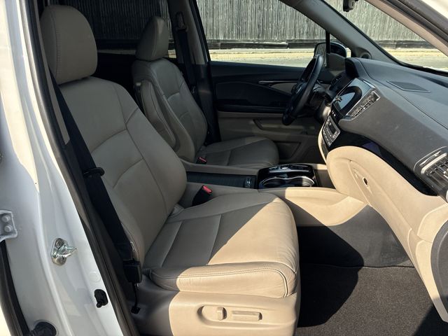 Thumbnail: 2019 Honda Pilot - 11