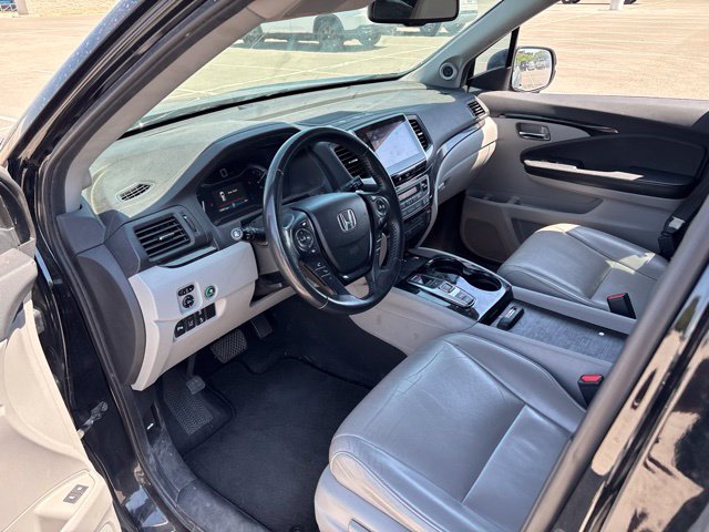 Thumbnail: 2017 Honda Pilot - 2