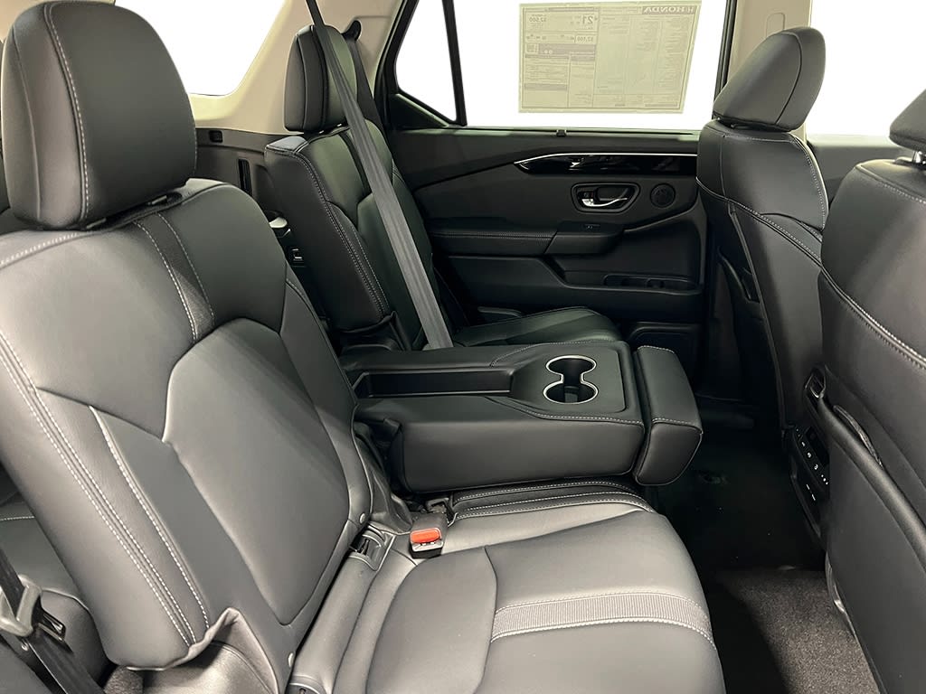 Thumbnail: 2025 Honda Pilot - 35