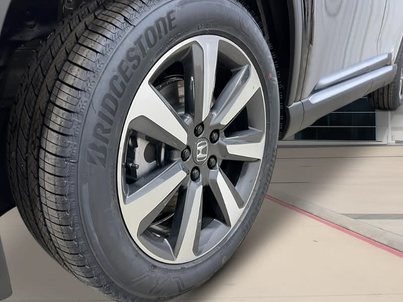 Thumbnail: 2025 Honda Pilot - 8