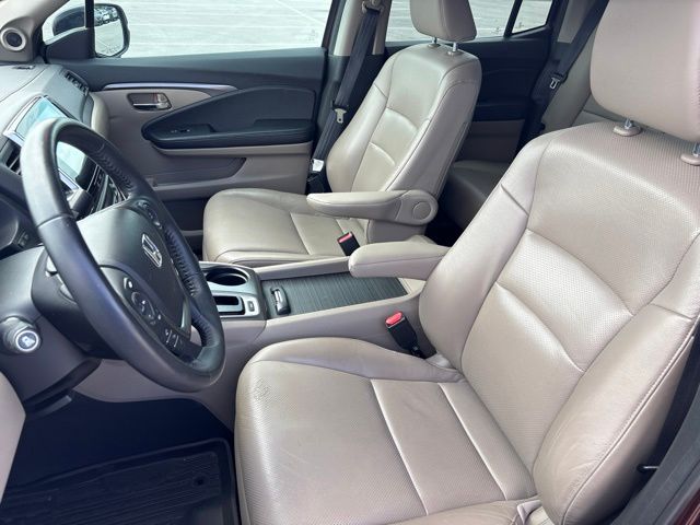 Thumbnail: 2017 Honda Ridgeline - 9