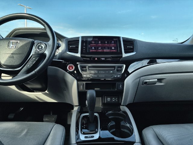 Thumbnail: 2018 Honda Ridgeline - 15