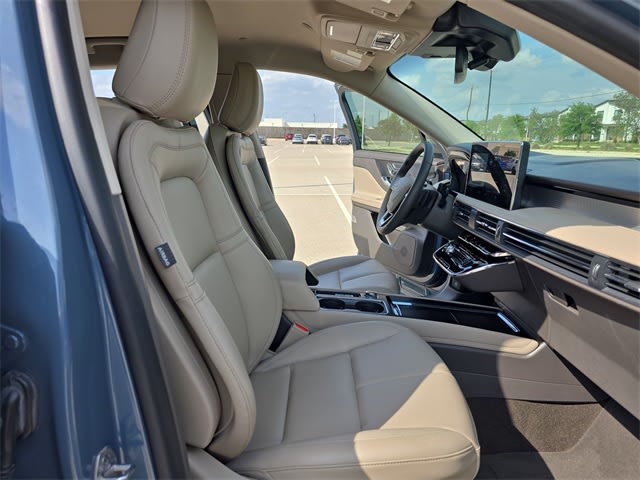 2023 Lincoln Corsair Standard 29