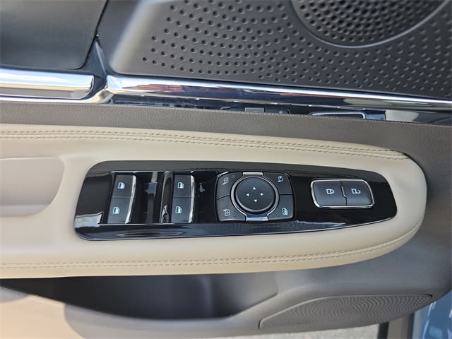 2023 Lincoln Corsair Standard 38