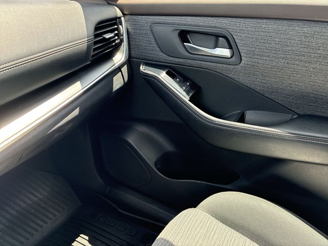 Thumbnail: 2022 Nissan Rogue - 44