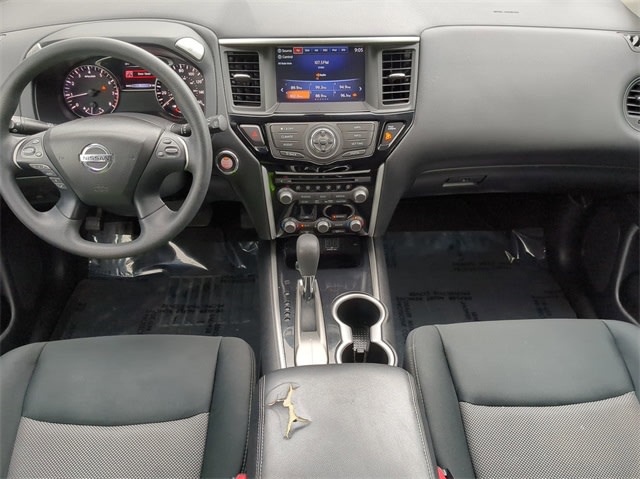 2018 Nissan Pathfinder S 10
