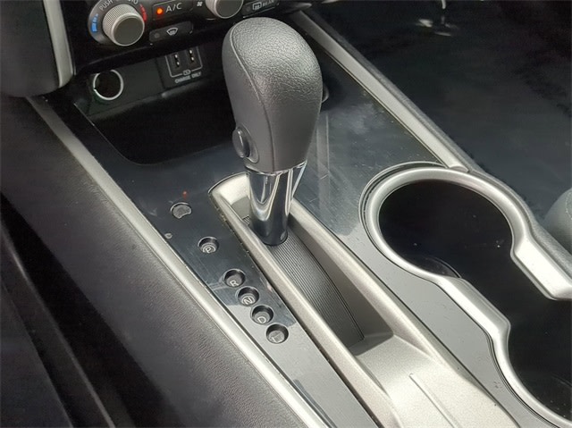 2018 Nissan Pathfinder S 16