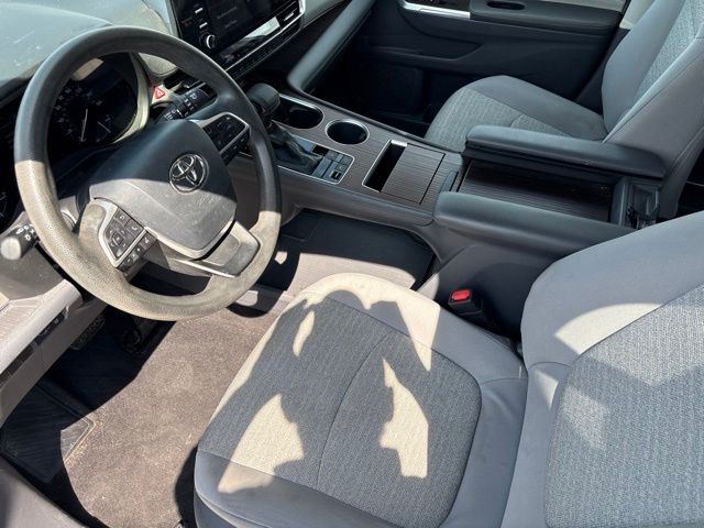 Thumbnail: 2021 Toyota Sienna - 8