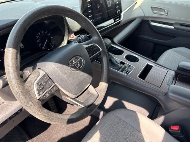 Thumbnail: 2021 Toyota Sienna - 2