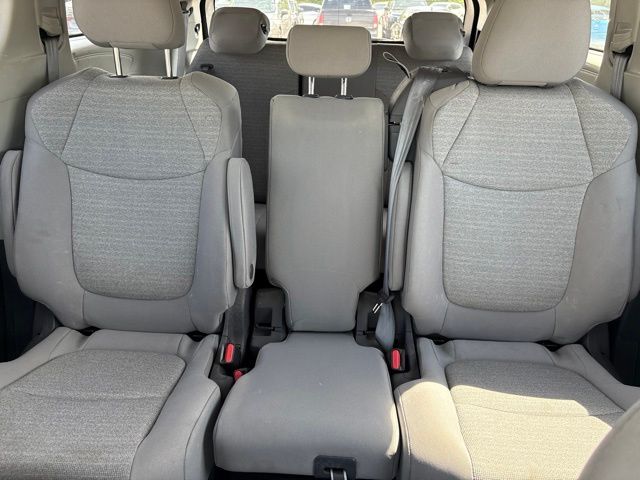 Thumbnail: 2021 Toyota Sienna - 10