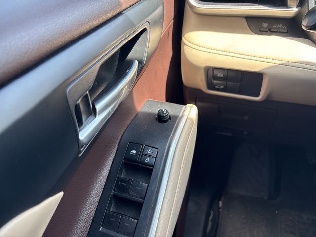 Thumbnail: 2021 Toyota Highlander - 25