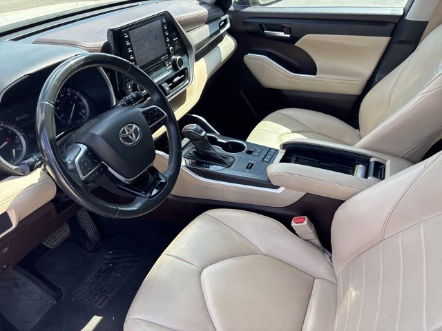 Thumbnail: 2021 Toyota Highlander - 8