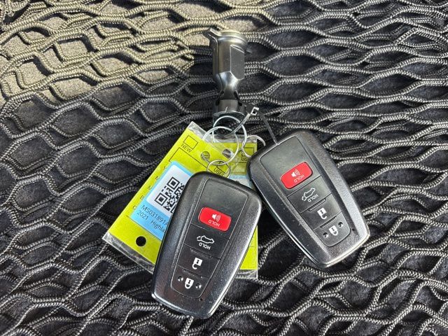 Thumbnail: 2021 Toyota Highlander - 15