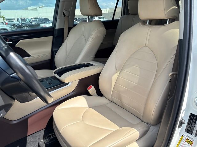 Thumbnail: 2021 Toyota Highlander - 9