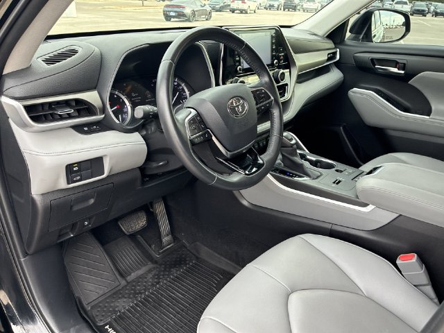 Thumbnail: 2020 Toyota Highlander - 2