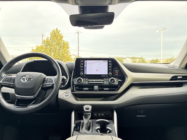 Thumbnail: 2020 Toyota Highlander - 14