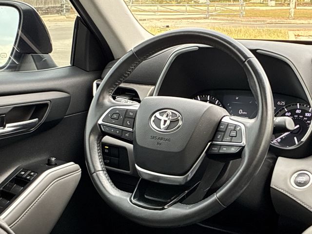 Thumbnail: 2020 Toyota Highlander - 13
