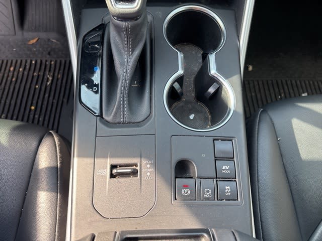 Thumbnail: 2023 Toyota Highlander - 12