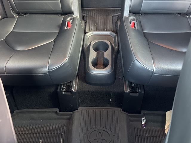 Thumbnail: 2023 Toyota Highlander - 25