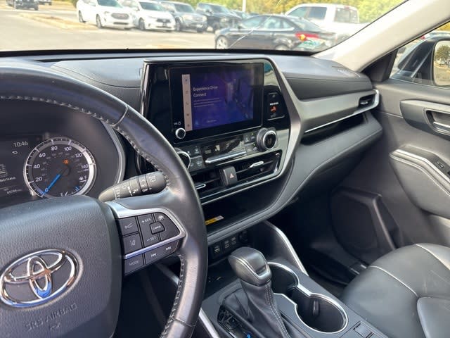 Thumbnail: 2023 Toyota Highlander - 7