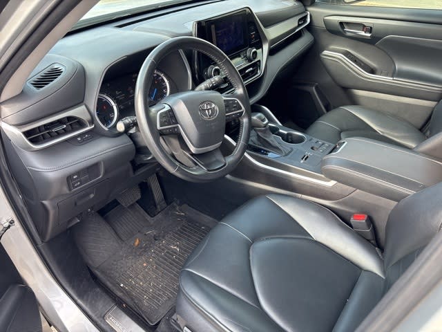 Thumbnail: 2023 Toyota Highlander - 2