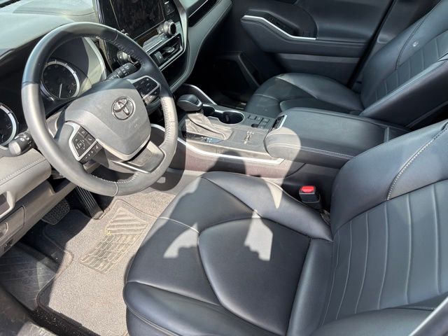 Thumbnail: 2024 Toyota Highlander - 8