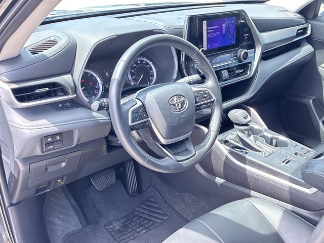 Thumbnail: 2024 Toyota Highlander - 2