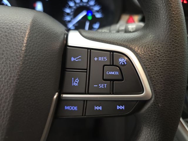 Thumbnail: 2021 Toyota Sienna - 32