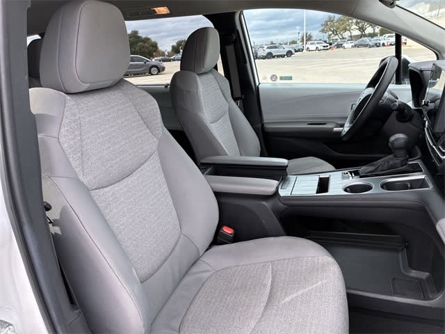 Thumbnail: 2025 Toyota Sienna - 30