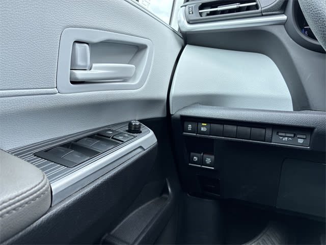 Thumbnail: 2025 Toyota Sienna - 38