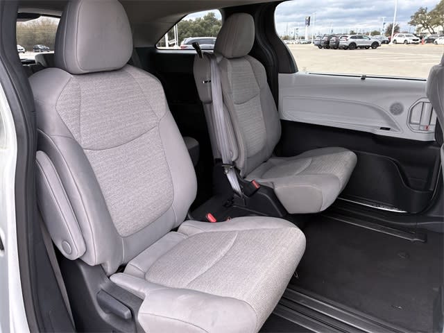 Thumbnail: 2025 Toyota Sienna - 29