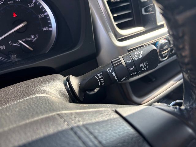 Thumbnail: 2017 Toyota Highlander - 21