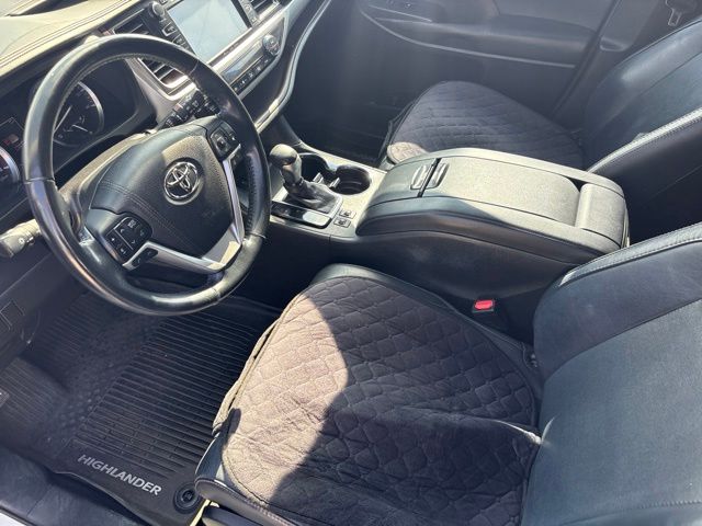 Thumbnail: 2017 Toyota Highlander - 2