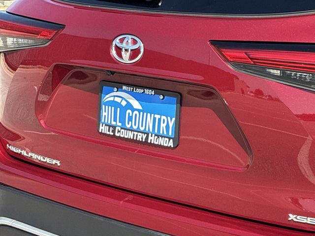 Thumbnail: 2022 Toyota Highlander - 7