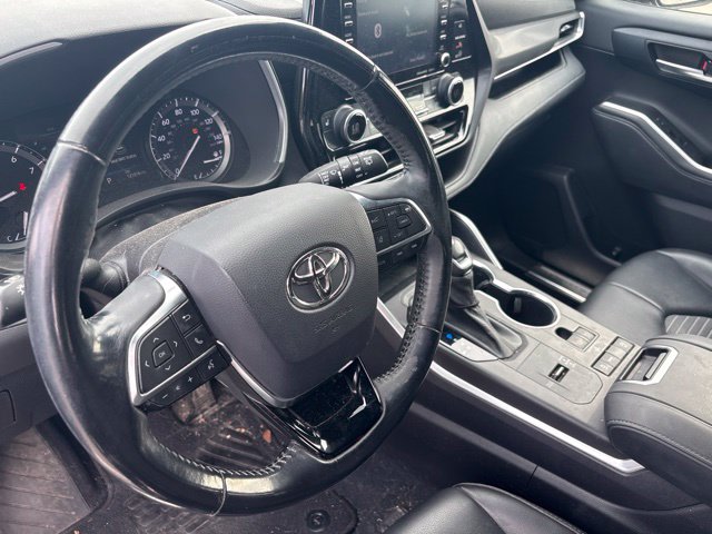 Thumbnail: 2021 Toyota Highlander - 2
